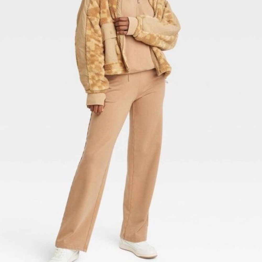 Large Beige Pants - Picture 3 of 3